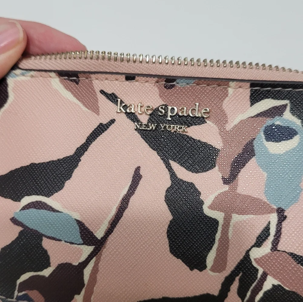 Kate Spade floral zip card holder keyring in blush and black - Picture 3 of 5